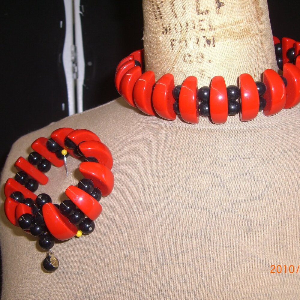 Vintage CADORO  Plastic  Choker and Bracelet Set